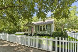 1 10th Avenue photo 4