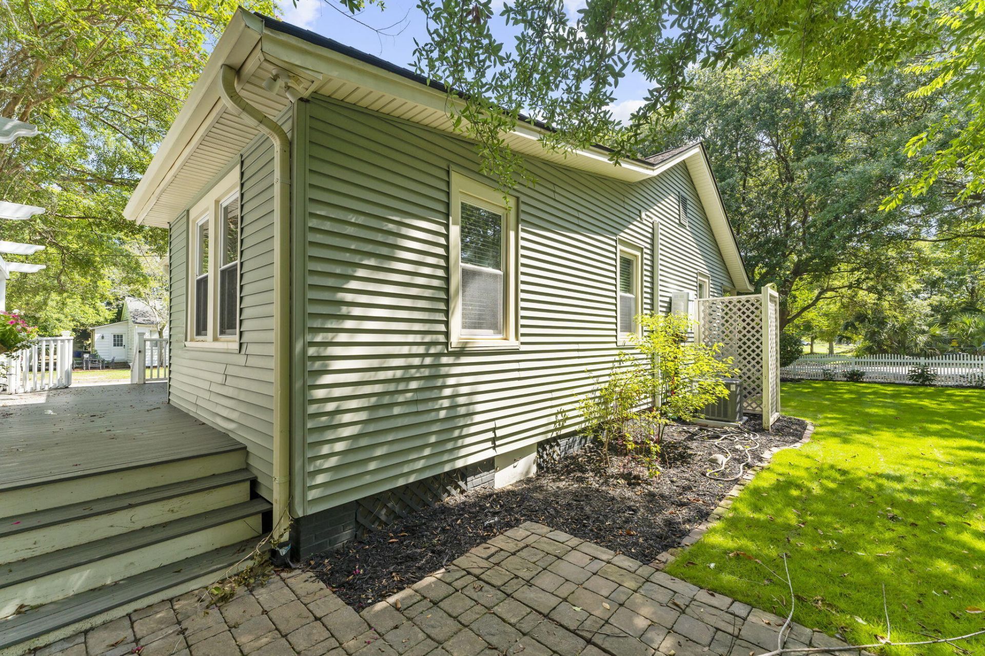 1 10th Avenue Photo 59