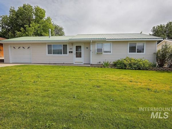743 20th Ave. E, Jerome, ID 83338