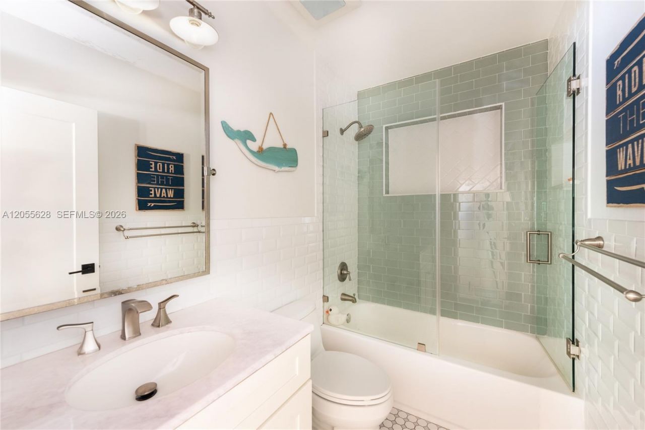 4155 Pamona Ave, Miami, FL 33133 Photo