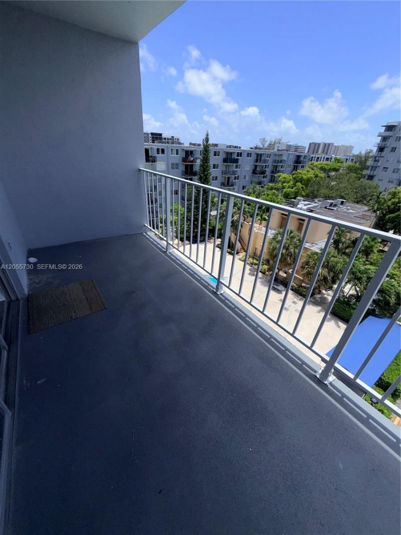 1470 NE 125th Ter , Unit 605, North Miami, FL 33161 Photo