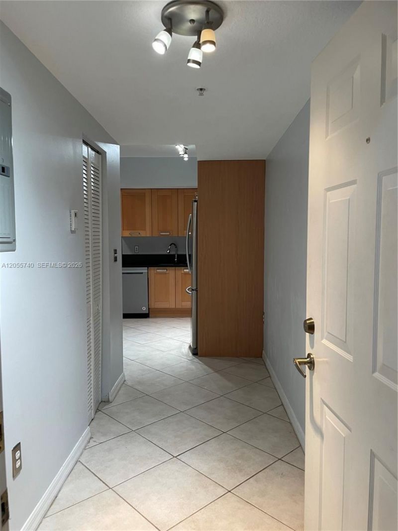 2630 SW 28th St, Unit 33, Miami, FL 33133 Photo