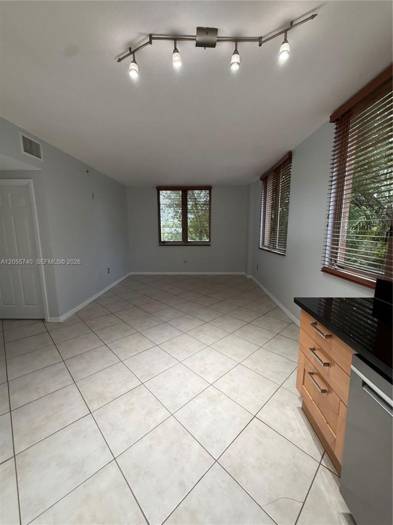 2630 SW 28th St, Unit 33, Miami, FL 33133 Photo