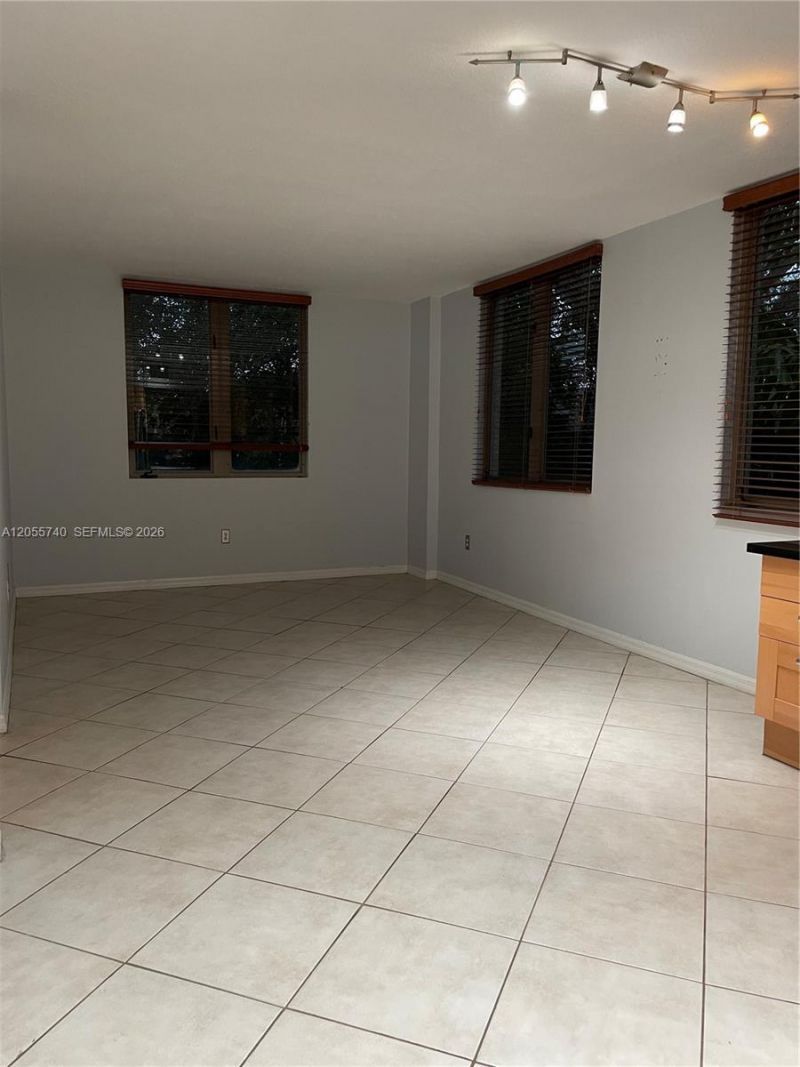 2630 SW 28th St , Unit 33, Miami, FL 33133 Photo