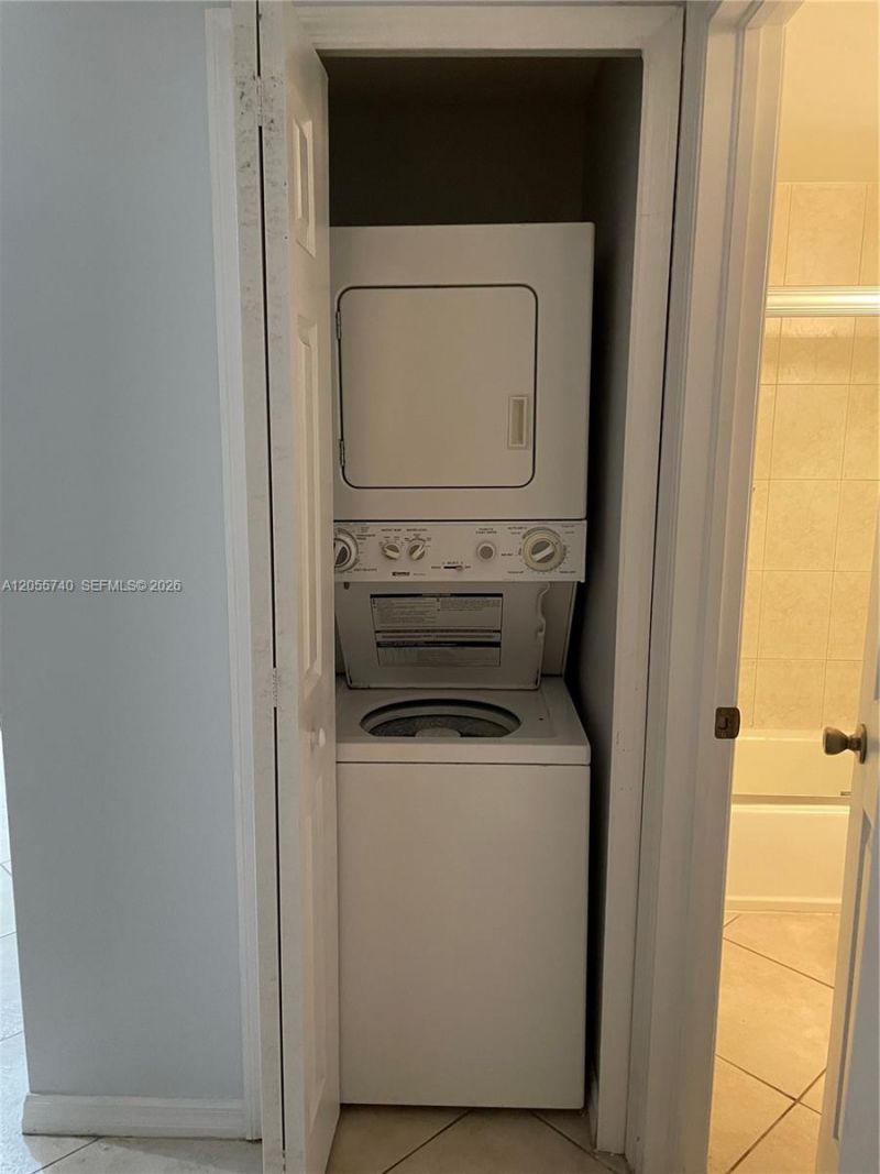 2630 SW 28th St, Unit 33, Miami, FL 33133 Photo
