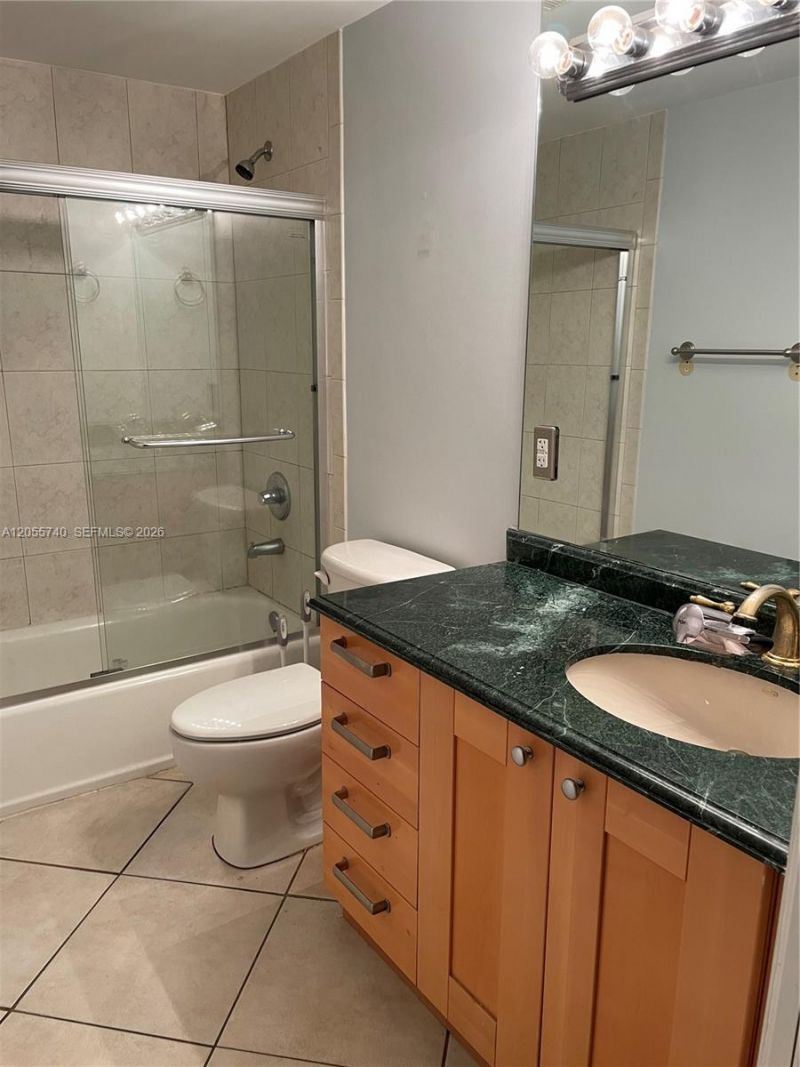 2630 SW 28th St, Unit 33, Miami, FL 33133 Photo