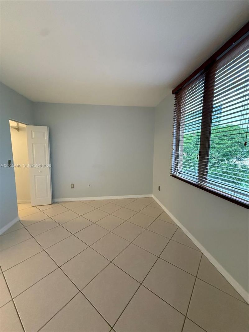 2630 SW 28th St, Unit 33, Miami, FL 33133 Photo