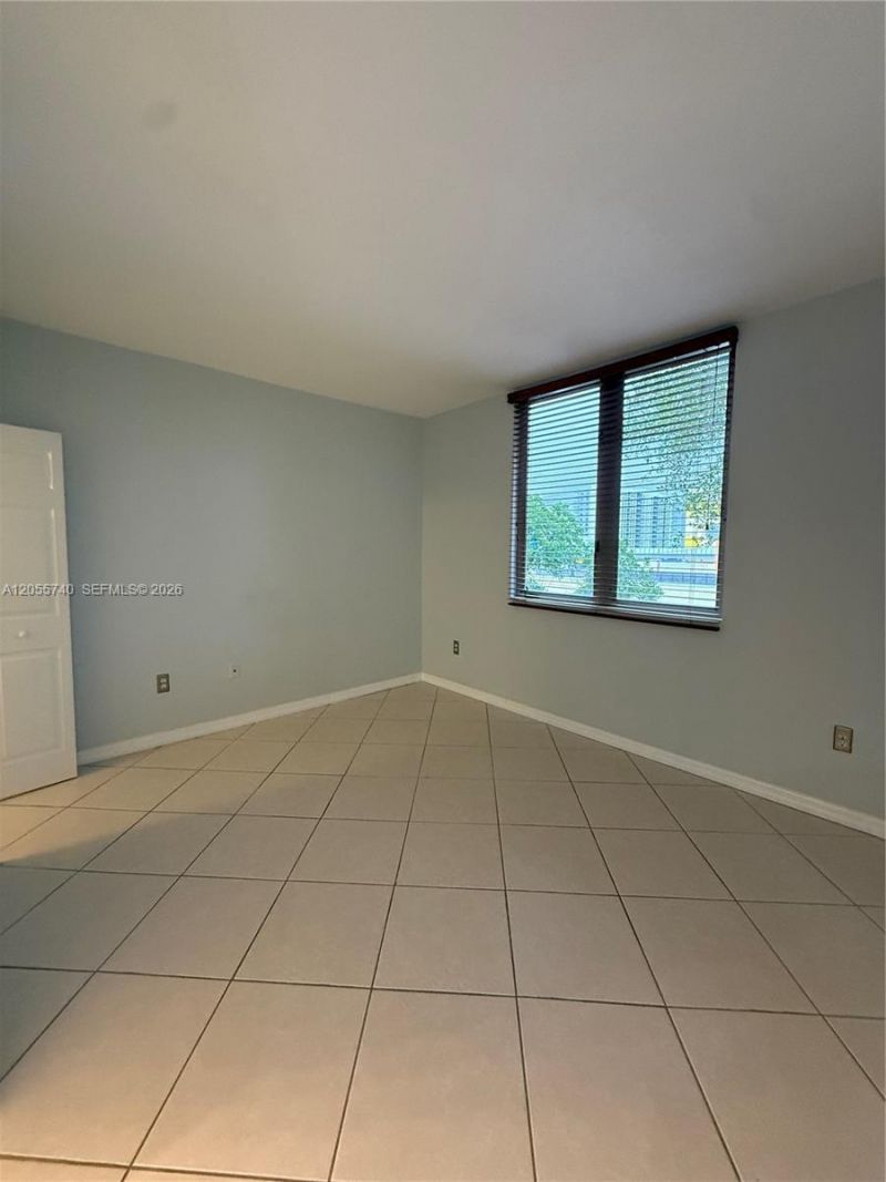 2630 SW 28th St, Unit 33, Miami, FL 33133 Photo