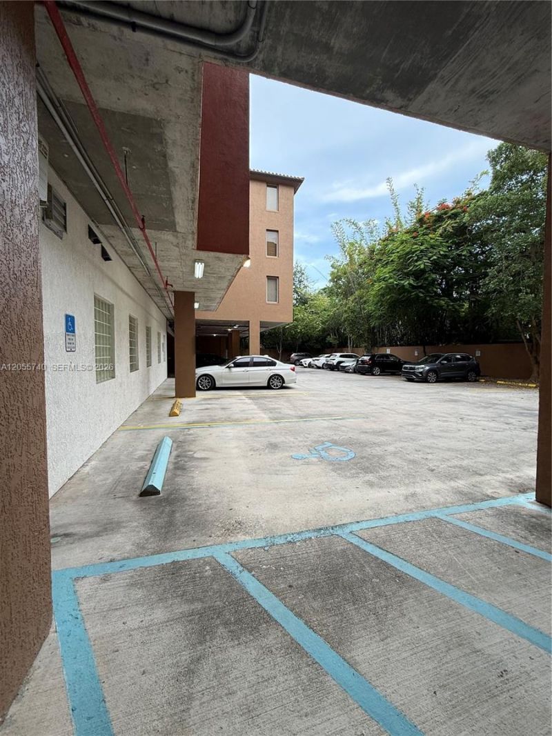 2630 SW 28th St, Unit 33, Miami, FL 33133 Photo