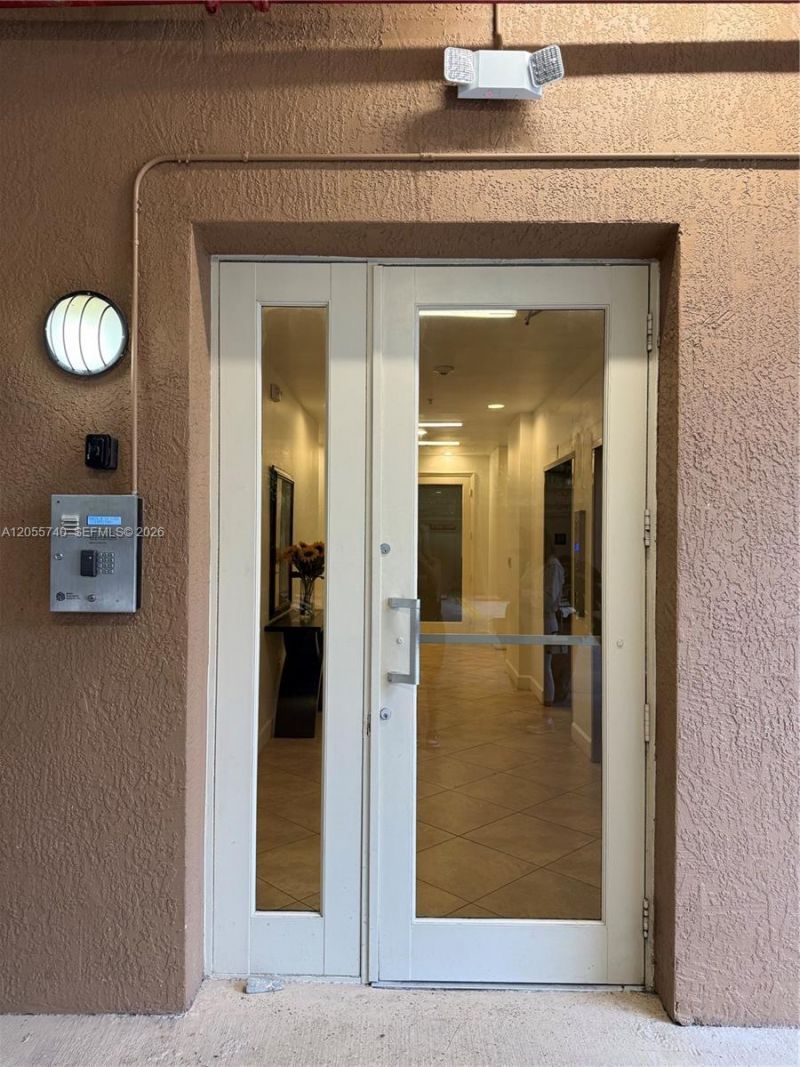 2630 SW 28th St, Unit 33, Miami, FL 33133 Photo