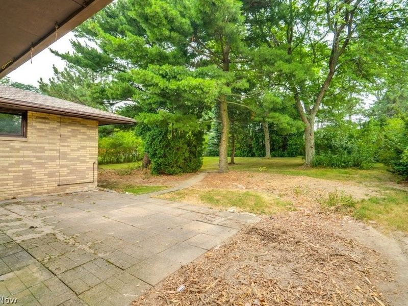 4304 Tamarack Drive, Parma, OH 44134 Photo 4