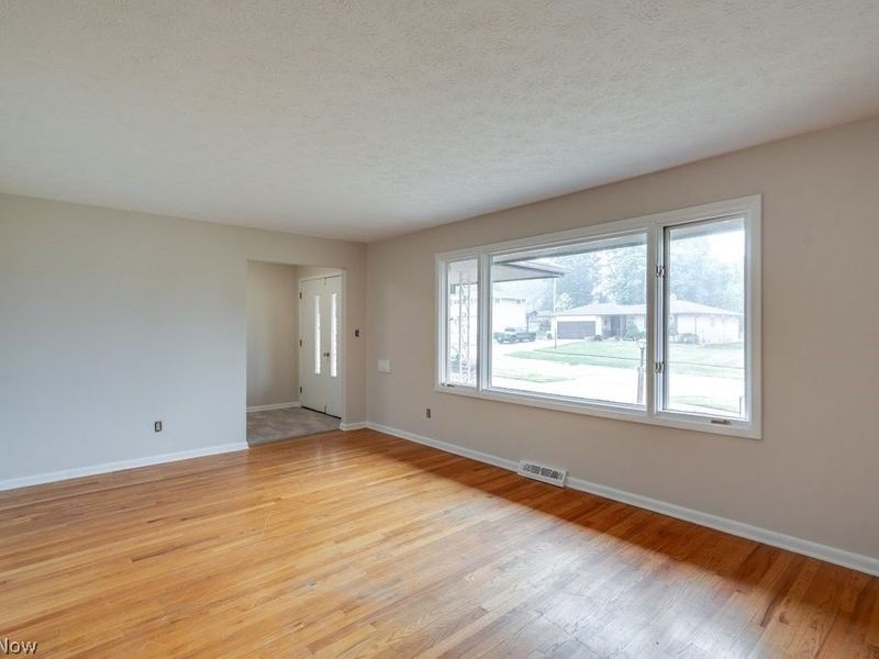 4304 Tamarack Drive, Parma, OH 44134 Photo 8