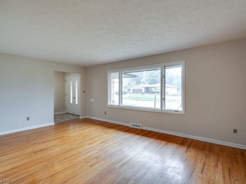 4304 Tamarack Drive, Parma, OH 44134 Photo 9