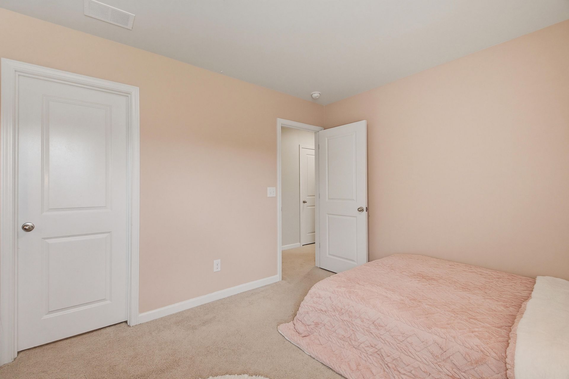 3818 Sawmill Court Photo 39