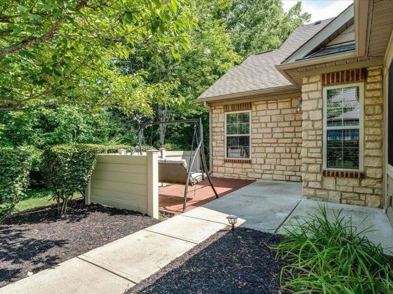 694 Albion Place, Westerville, OH 43082 Photo 4