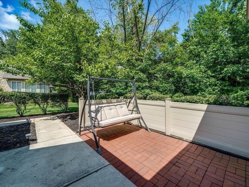 694 Albion Place, Westerville, OH 43082 Photo 6