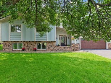 7240 Ticonderoga Trail, Eden Prairie, MN 55346