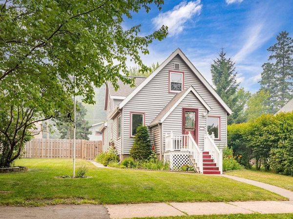 1217 E 10th Street, Duluth, MN 55805