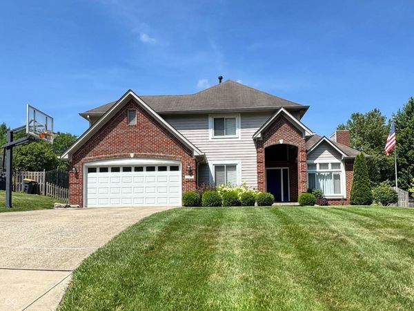 317 Edgewood Place E, Anderson, IN 46011