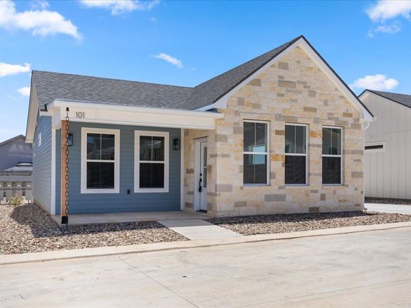 802 S Creek ST, Unit 101, Fredericksburg, TX 78624