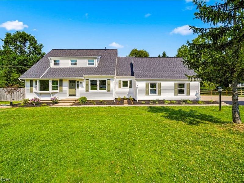 17911 Snyder Road, Chagrin Falls, OH 44023 Photo 1
