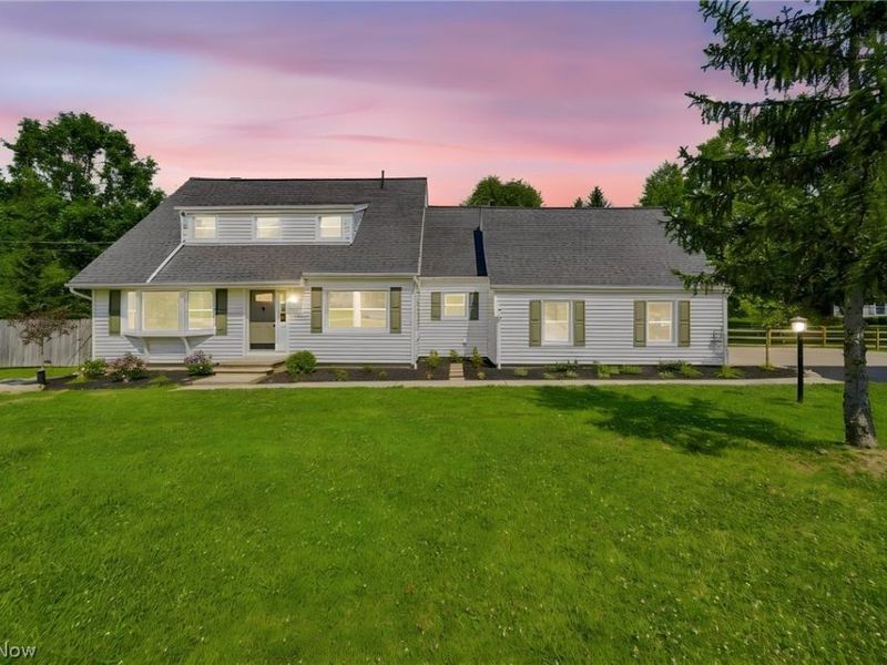 17911 Snyder Road, Chagrin Falls, OH 44023 Photo 3