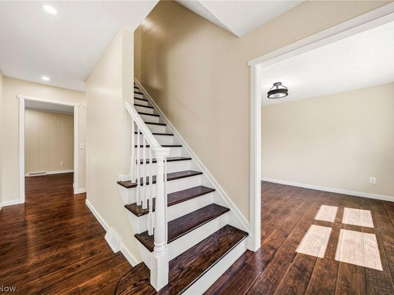 17911 Snyder Road, Chagrin Falls, OH 44023 Photo 4