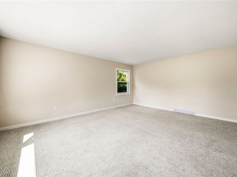 17911 Snyder Road, Chagrin Falls, OH 44023 Photo 6