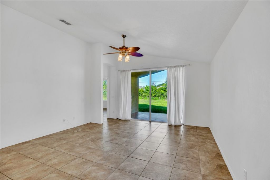 1635 16th Court Sw, Vero Beach, FL 32962 Photo