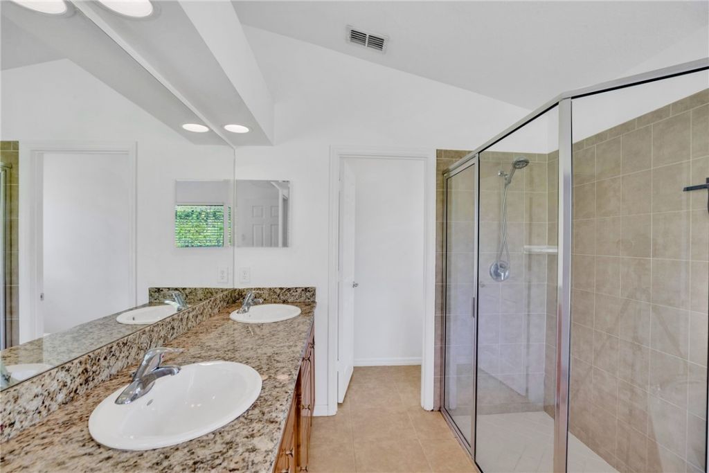 1635 16th Court Sw, Vero Beach, FL 32962 Photo