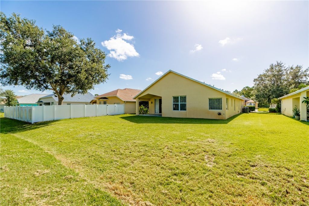 1635 16th Court Sw, Vero Beach, FL 32962 Photo