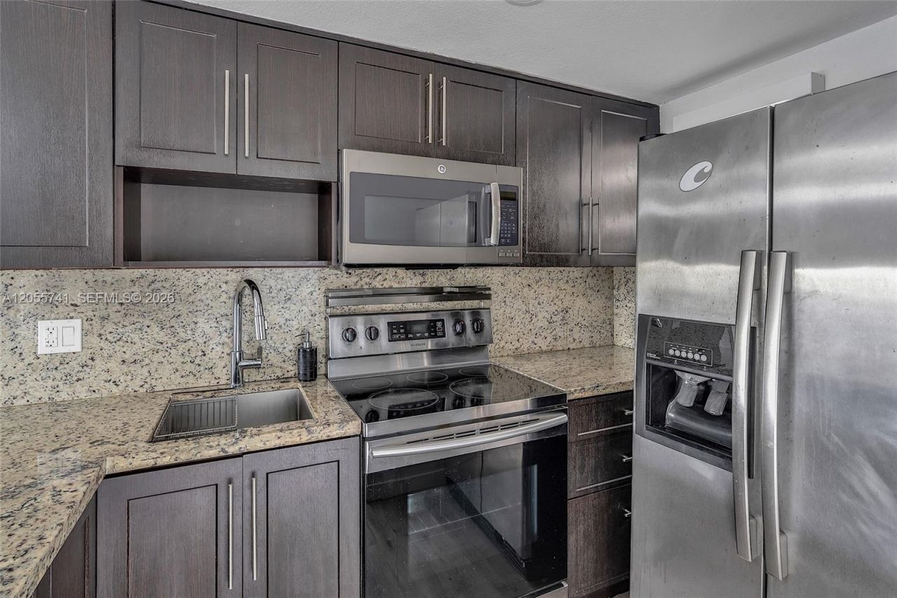 1901 NW S River Dr , Unit 28C, Miami, FL 33125 Photo