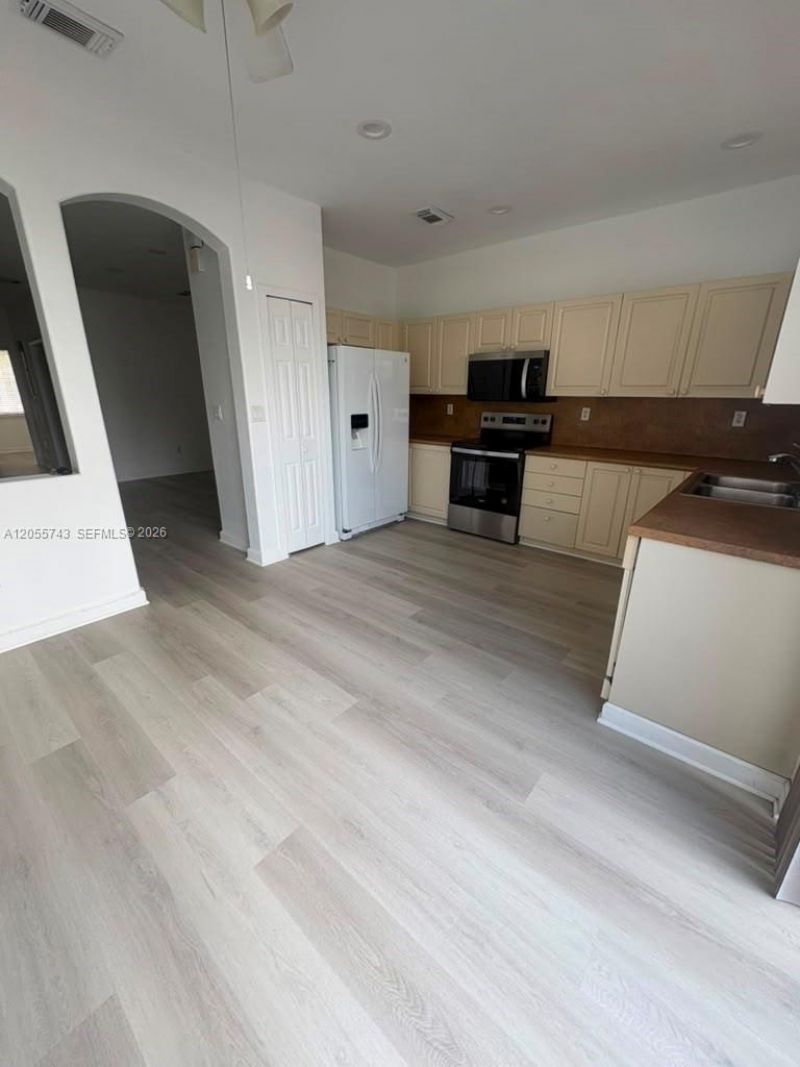 5420 NW 107th Ave , Unit 301, Doral, FL 33178 Photo