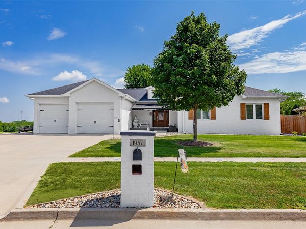 1957 W Jackson Street, Knoxville, IA 50138