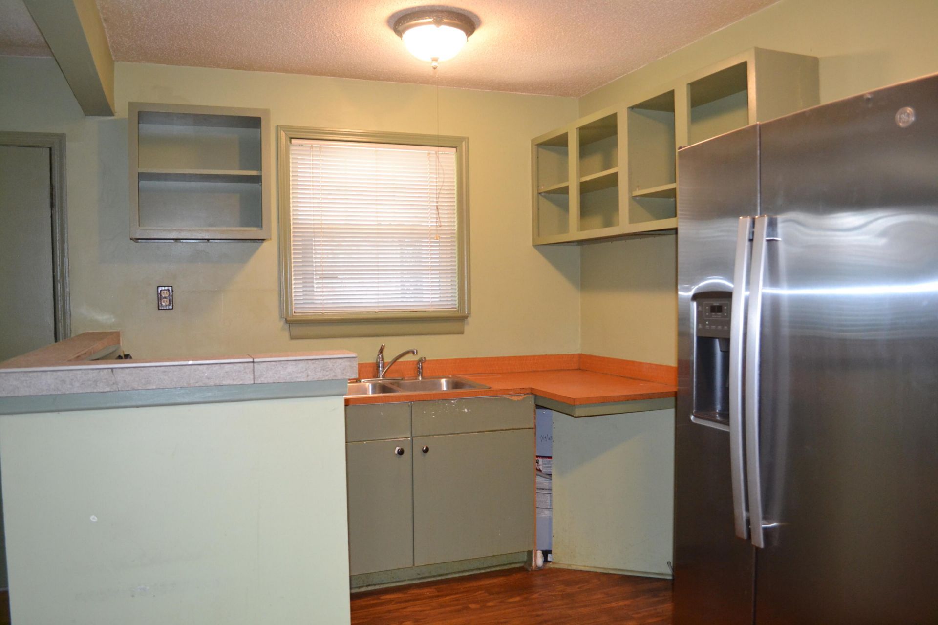 867 Colony Drive Photo 4