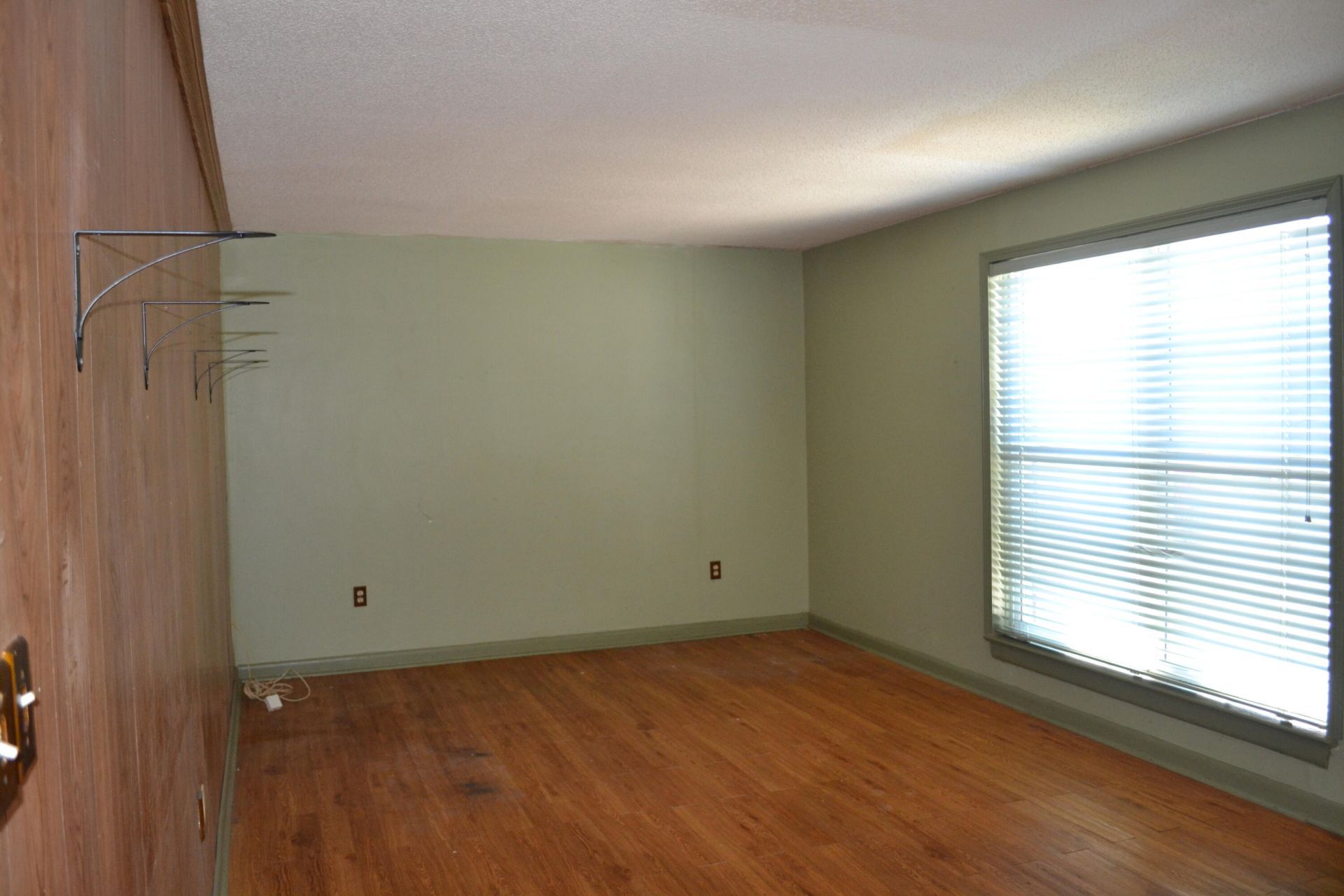 867 Colony Drive Photo 9