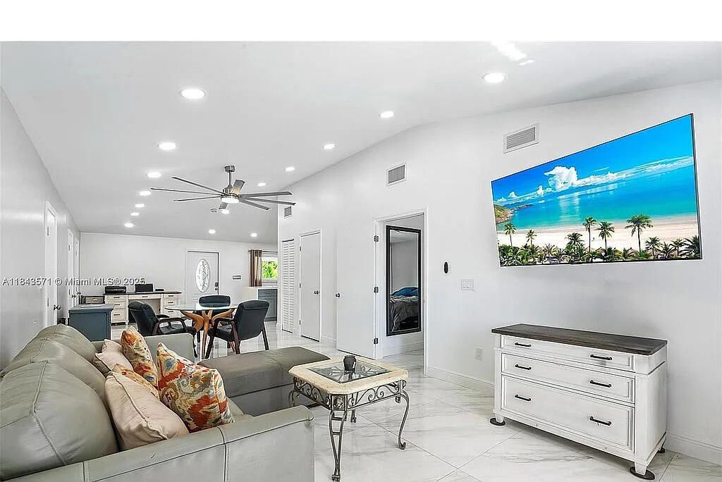 2001 N 22nd Avenue, Hollywood, FL 33020 Photo