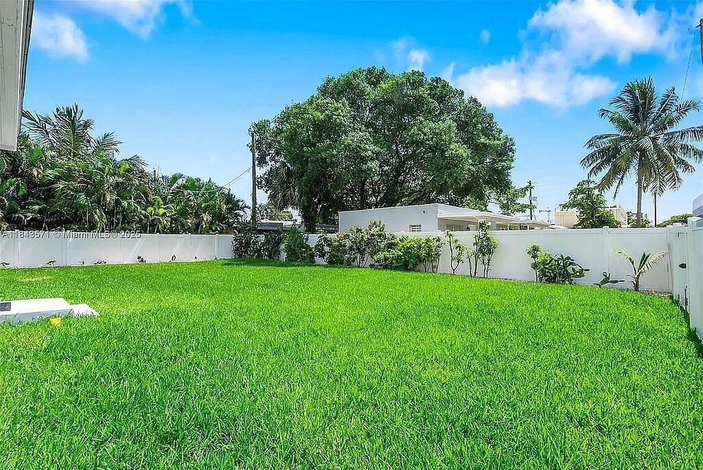 2001 N 22nd Avenue, Hollywood, FL 33020 Photo