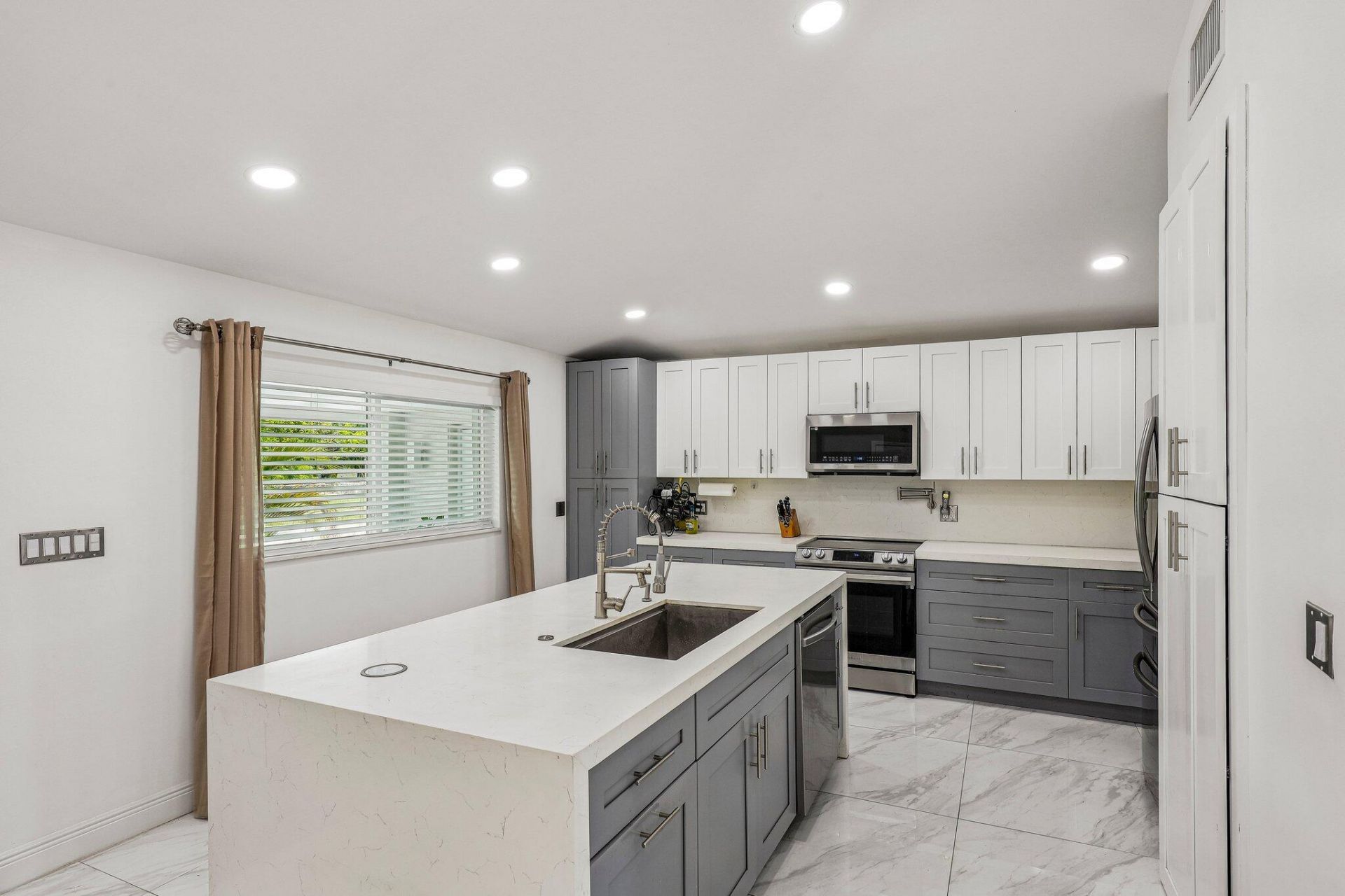 2001 N 22nd Avenue, Hollywood, FL 33020 Photo