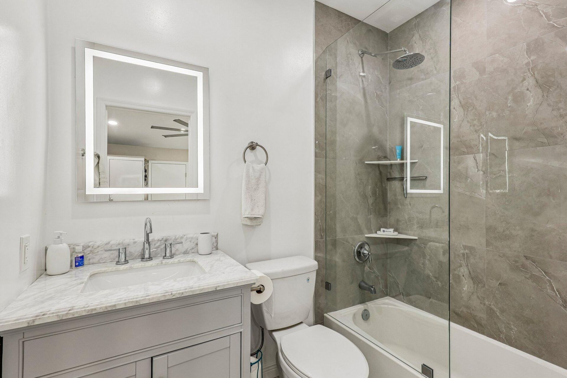 2001 N 22nd Avenue, Hollywood, FL 33020 Photo
