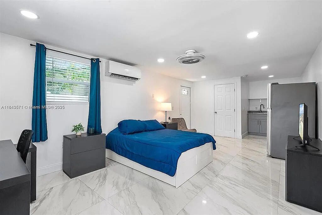 2001 N 22nd Avenue, Hollywood, FL 33020 Photo