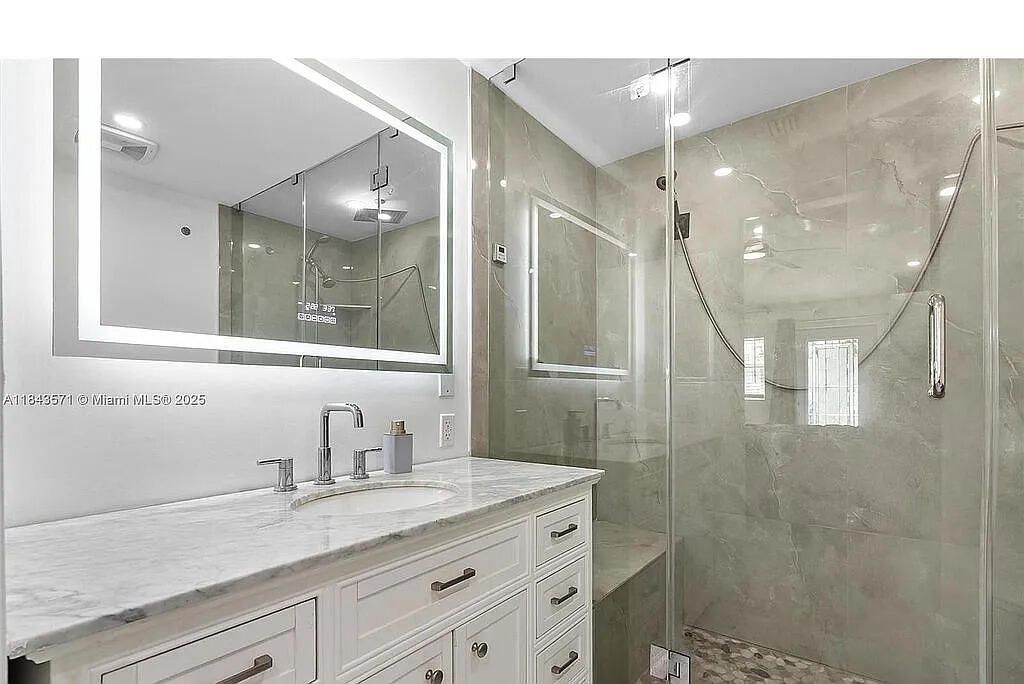 2001 N 22nd Avenue, Hollywood, FL 33020 Photo