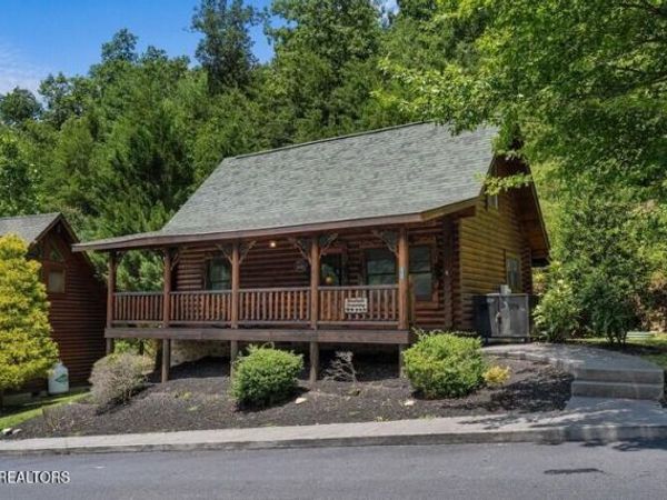 3143 Smoky Ridge Way, Sevierville, TN 37862