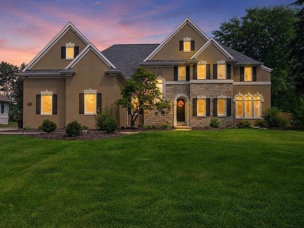 1111 HUNTINGTON WAY, Suamico, WI 54173