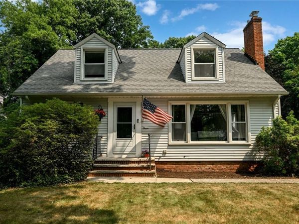 5295 Case Avenue , Lyndhurst, OH 44124