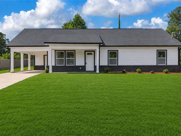 1084 W Adrian Circle SW, Conyers, GA 30094