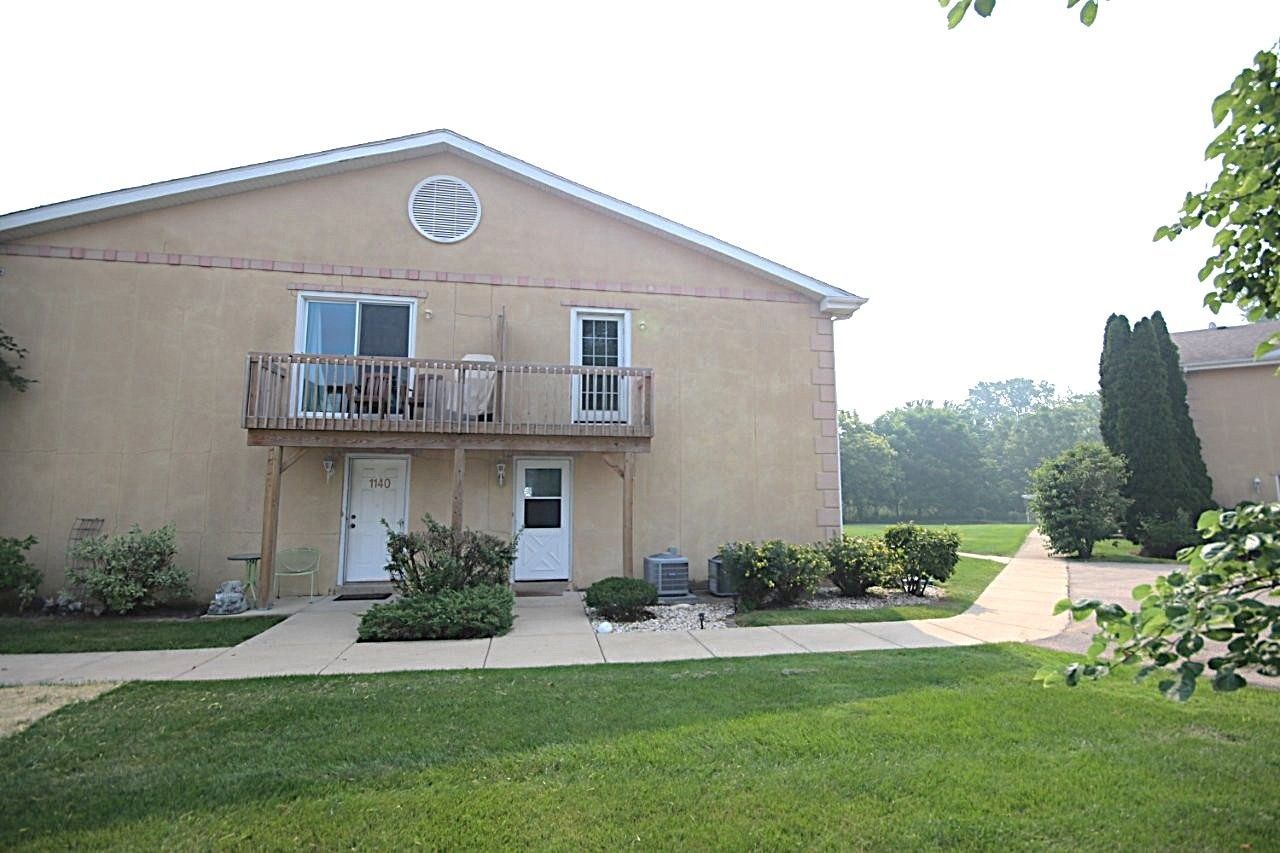 1142 GREENWOOD Circle , Woodstock, IL 60098