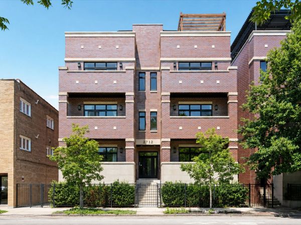 2712 W Montrose Avenue , Unit 2E, Chicago, IL 60618