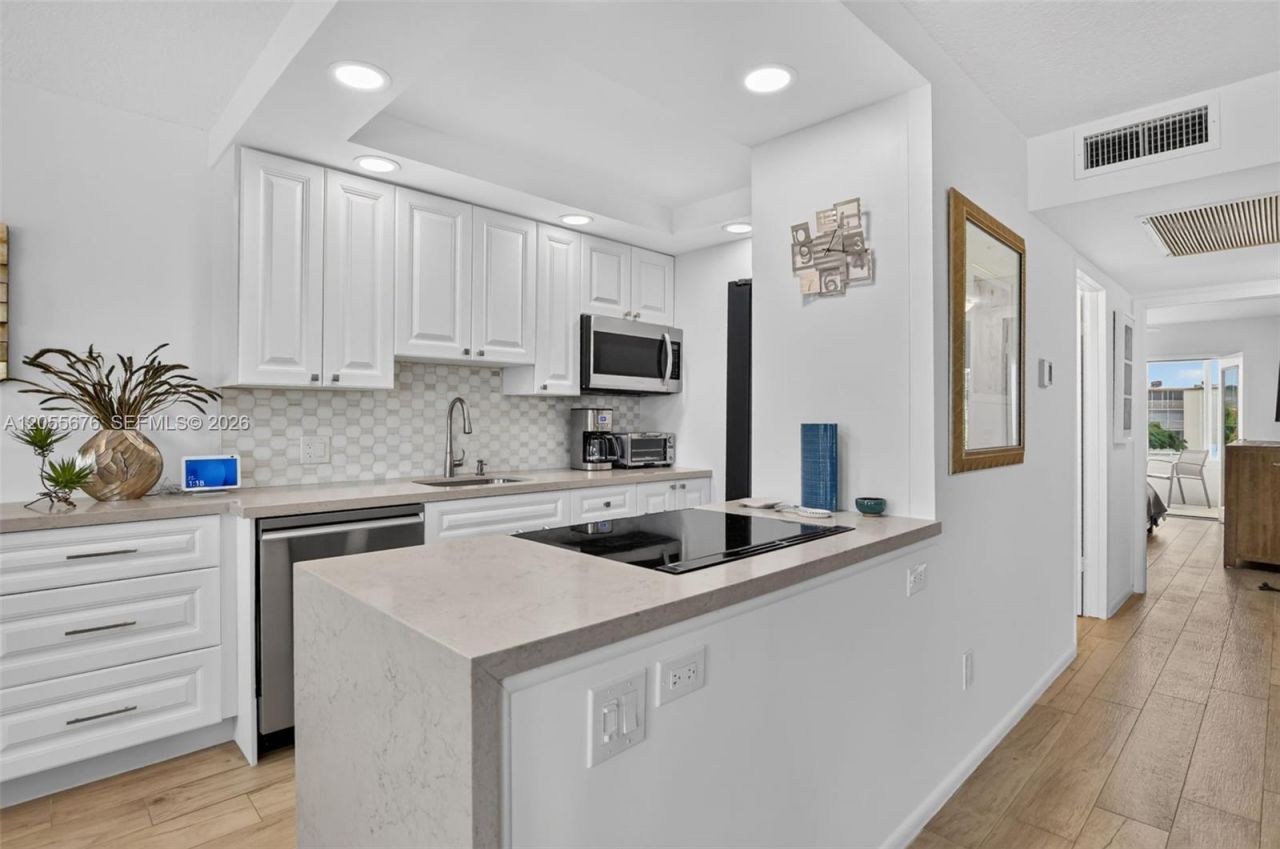 3052 Guildford C , Unit 3052, Boca Raton, FL 33434 Photo