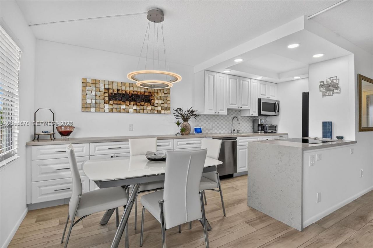 3052 Guildford C , Unit 3052, Boca Raton, FL 33434 Photo